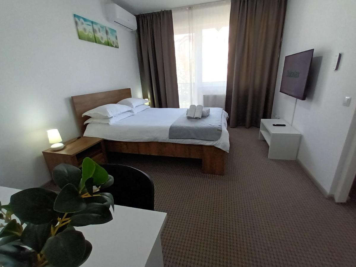 Revolution Apartment Бая-Маре Экстерьер фото